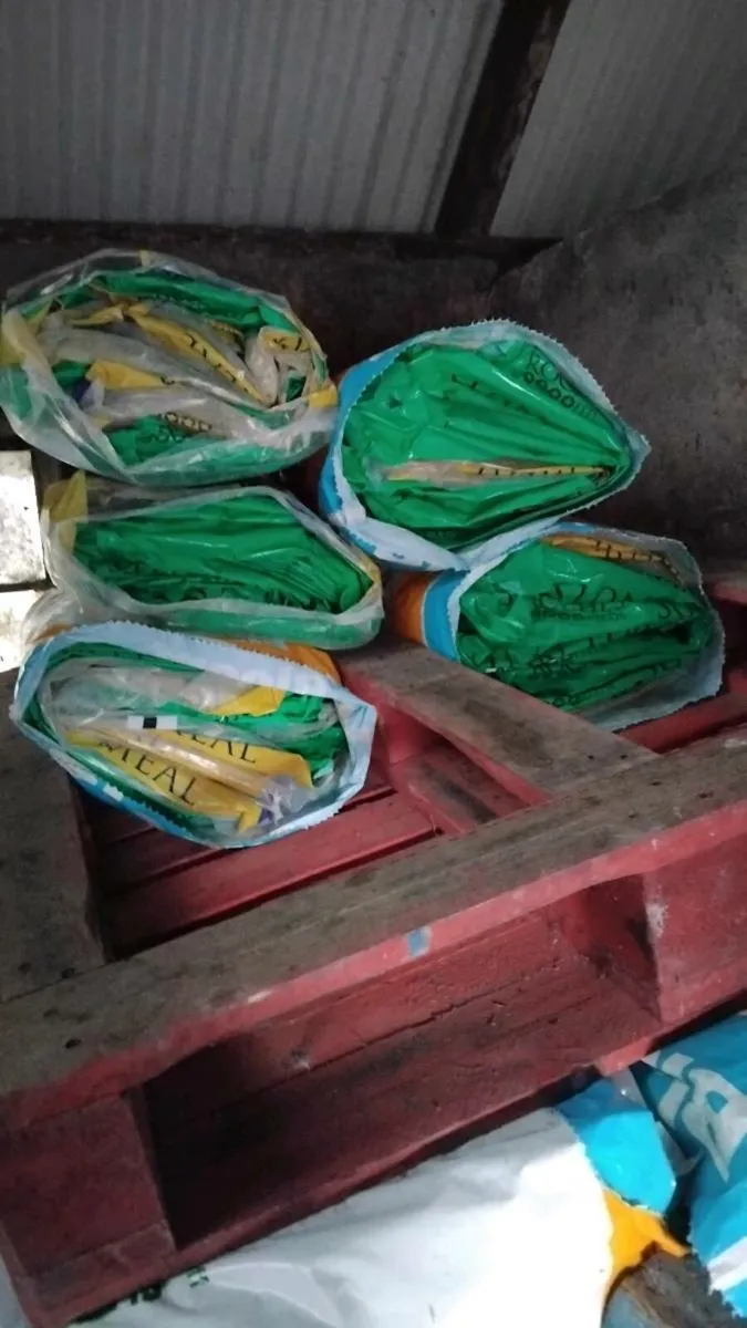 Turf timber nut meal bags - Image 3