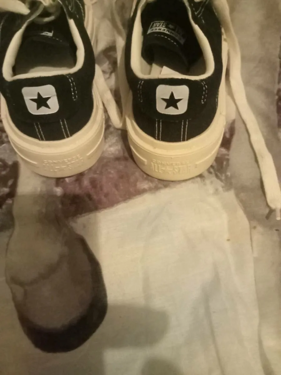 Ladies black platform converse size 5 - Image 4