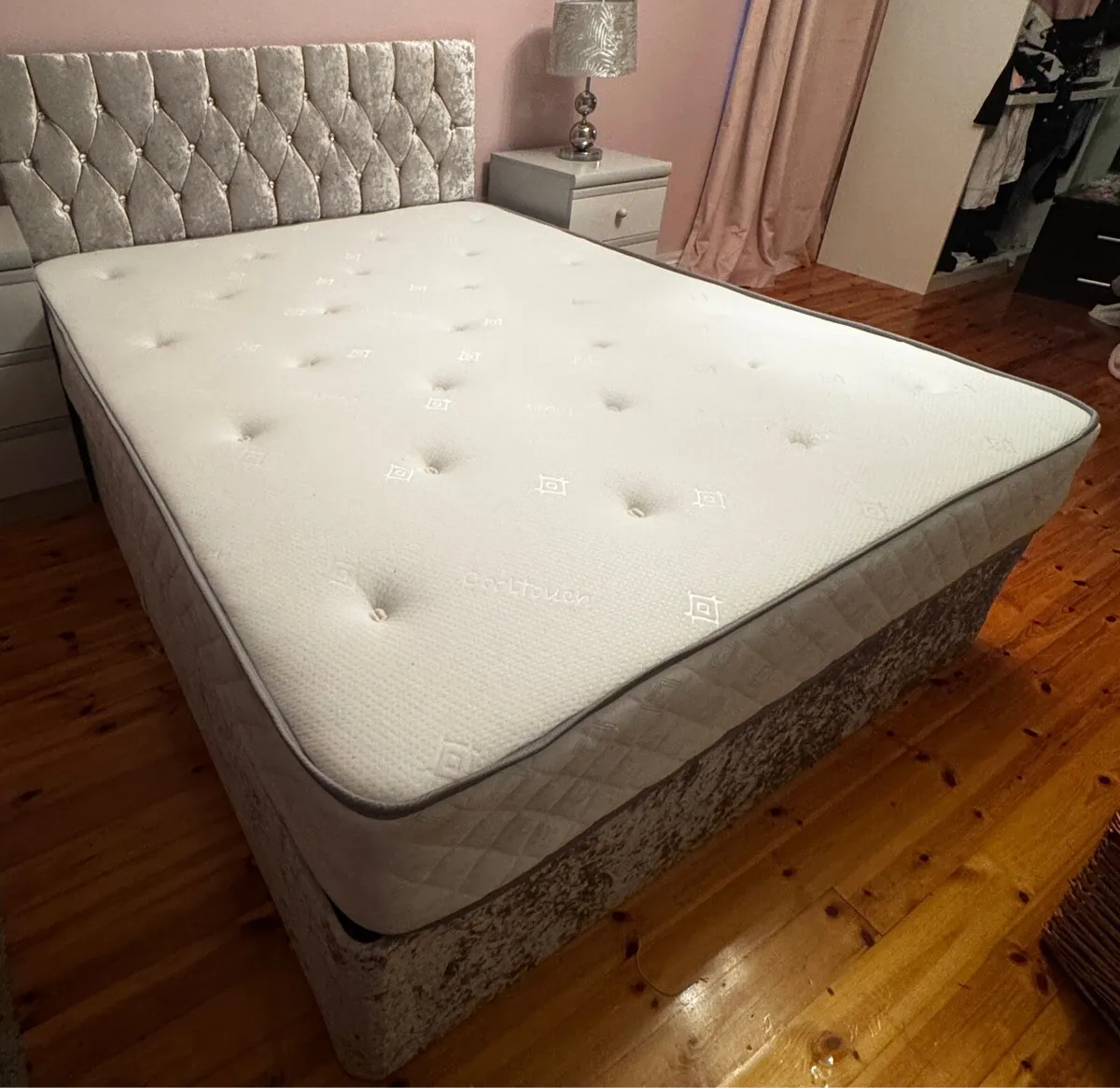 Grey crushed velvet king size divan bed - Image 1