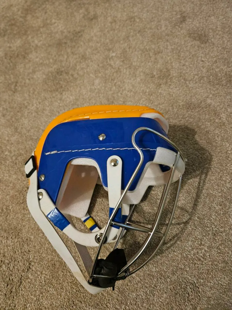 Hurling helmet - Image 2