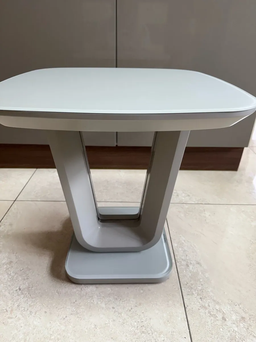 Beautiful Side table - Image 1