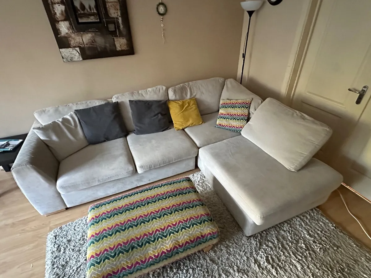 Modern Living Room Furniture Set - Great Condition - Image 1