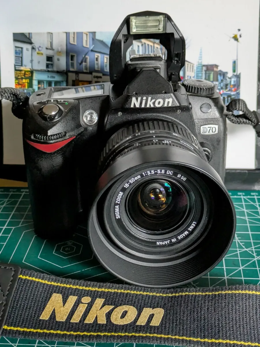 Nikon D70 CCD🌈 sensor DSLR camera + Sigma zoom - Image 1
