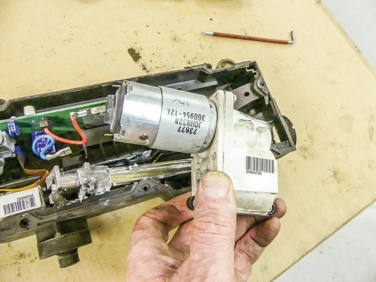 Land Rover Handbrake EPB repair fix - Image 4