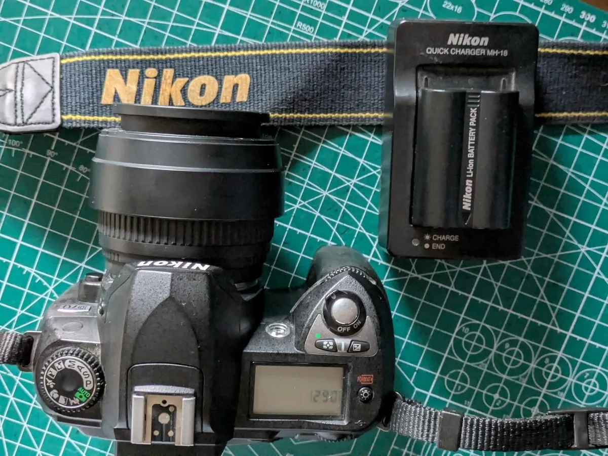 Nikon D70 CCD🌈 sensor DSLR camera + Sigma zoom - Image 4