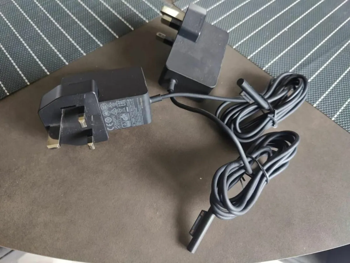 Genuine Microsoft Surface Adapter Charger 24W GO - Image 4