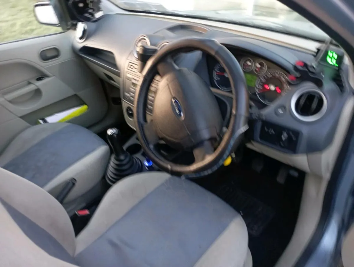 Fodr fiesta 1.2 petrol new nct. Tax 02/26 - Image 4