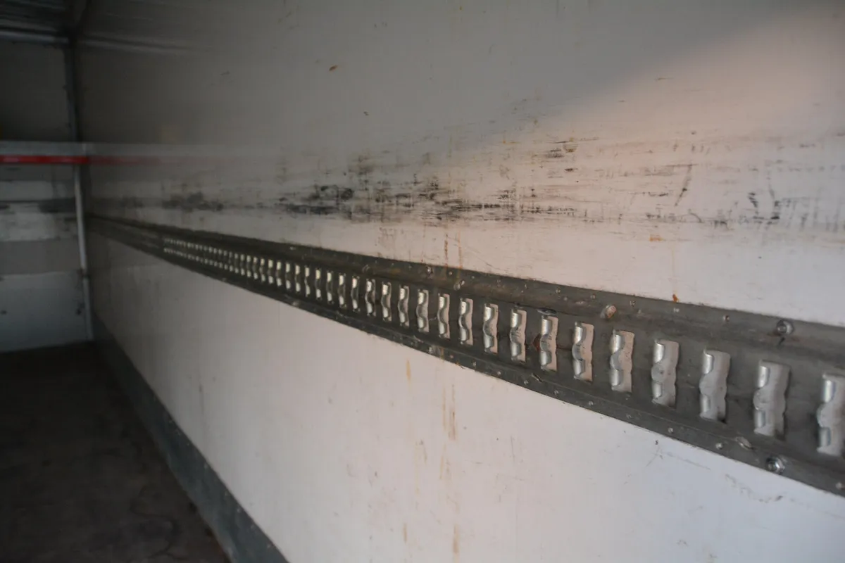 MAN 10T GVW 20' Box & 1.5T tail lift - Image 3