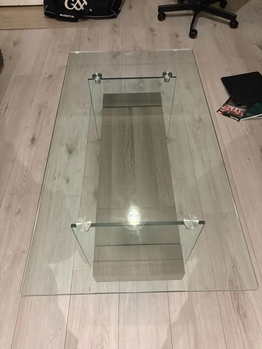Glass coffee table - Image 1