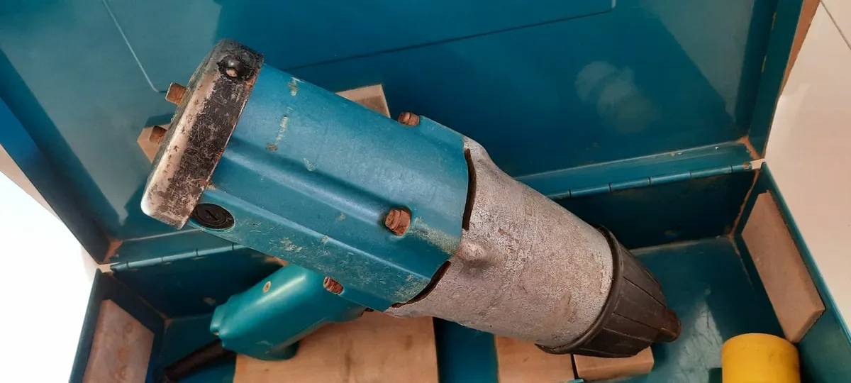 Makita 6906 19mm impact wrench 110v - Image 4