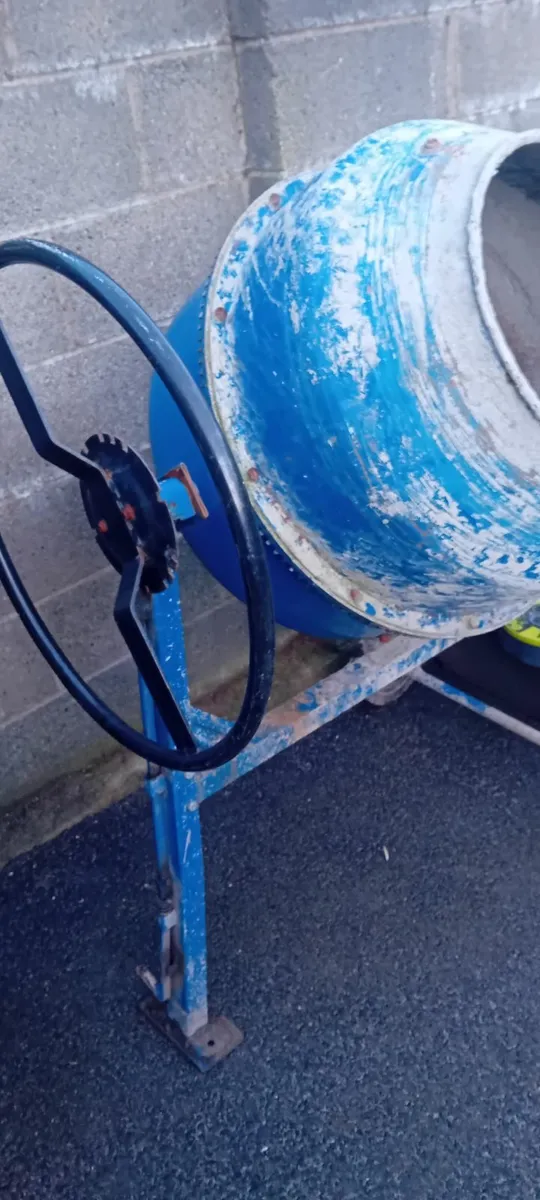 Cement mixer - Image 2