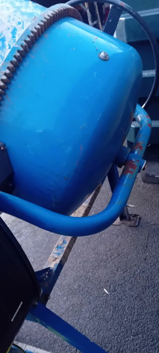 Cement mixer - Image 4