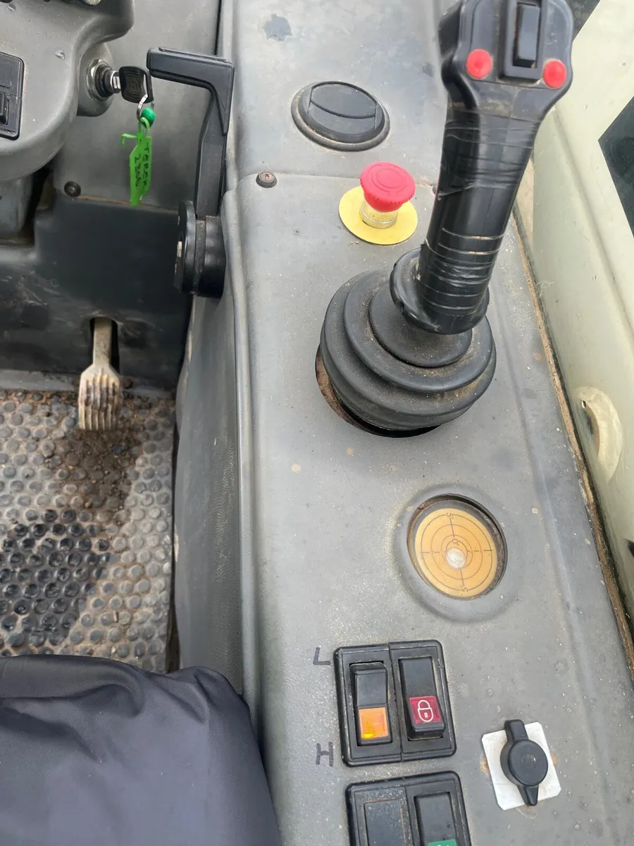 Terex telehandler - Image 4
