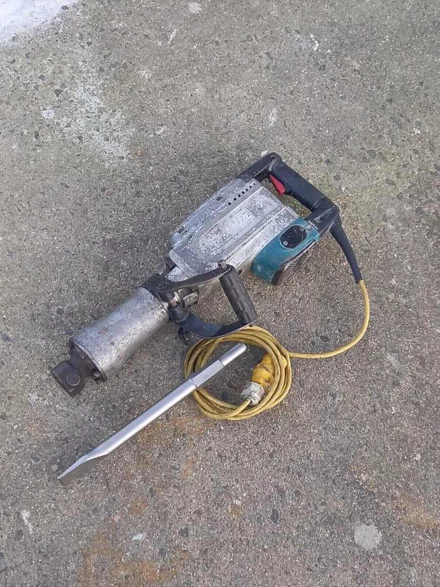Makita Concrete Breaker - Image 1