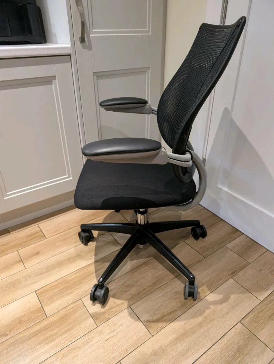 Ergonomic office chair - Image 3