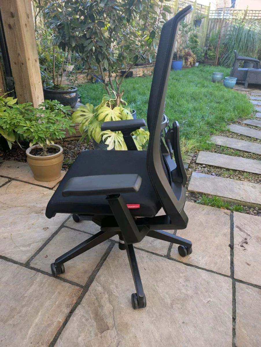 Ergonomic office chair - Image 4