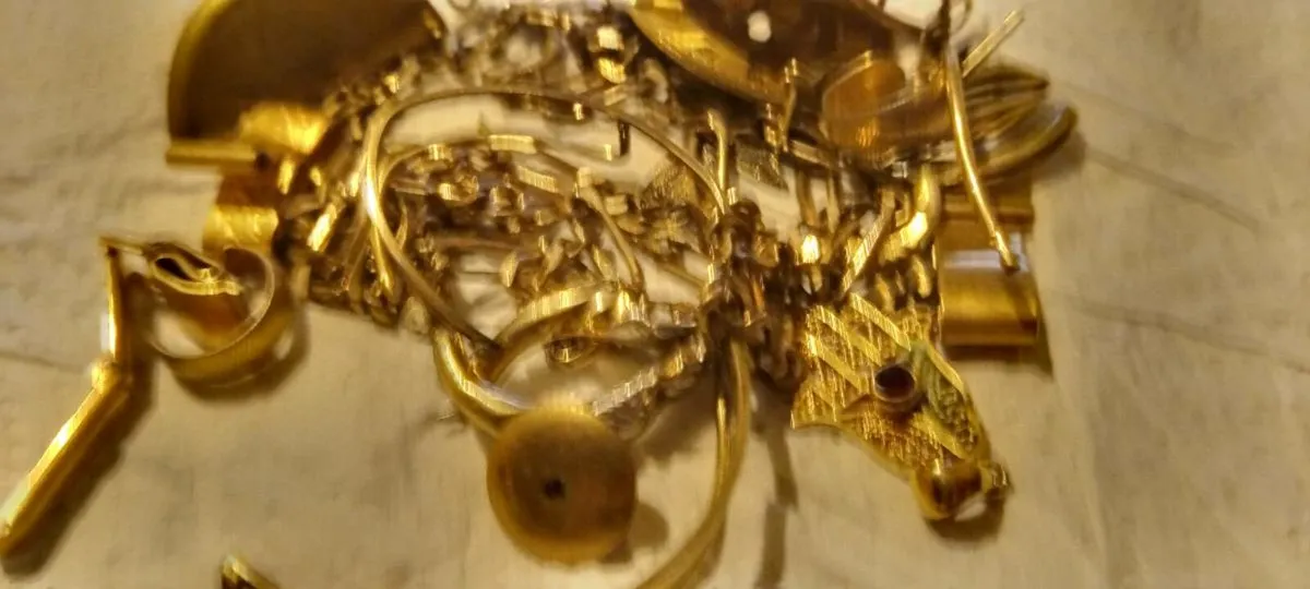 Scrap gold over 150g in weight no small lots - Image 2