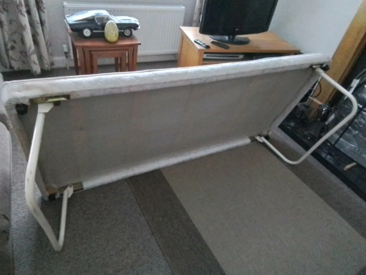 Single guest bed - Image 3