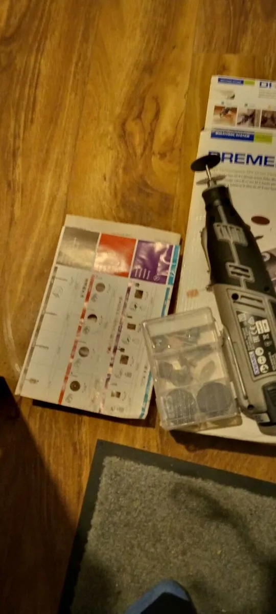 Dremel 8220 rotary hobbyist set complete with acce - Image 4