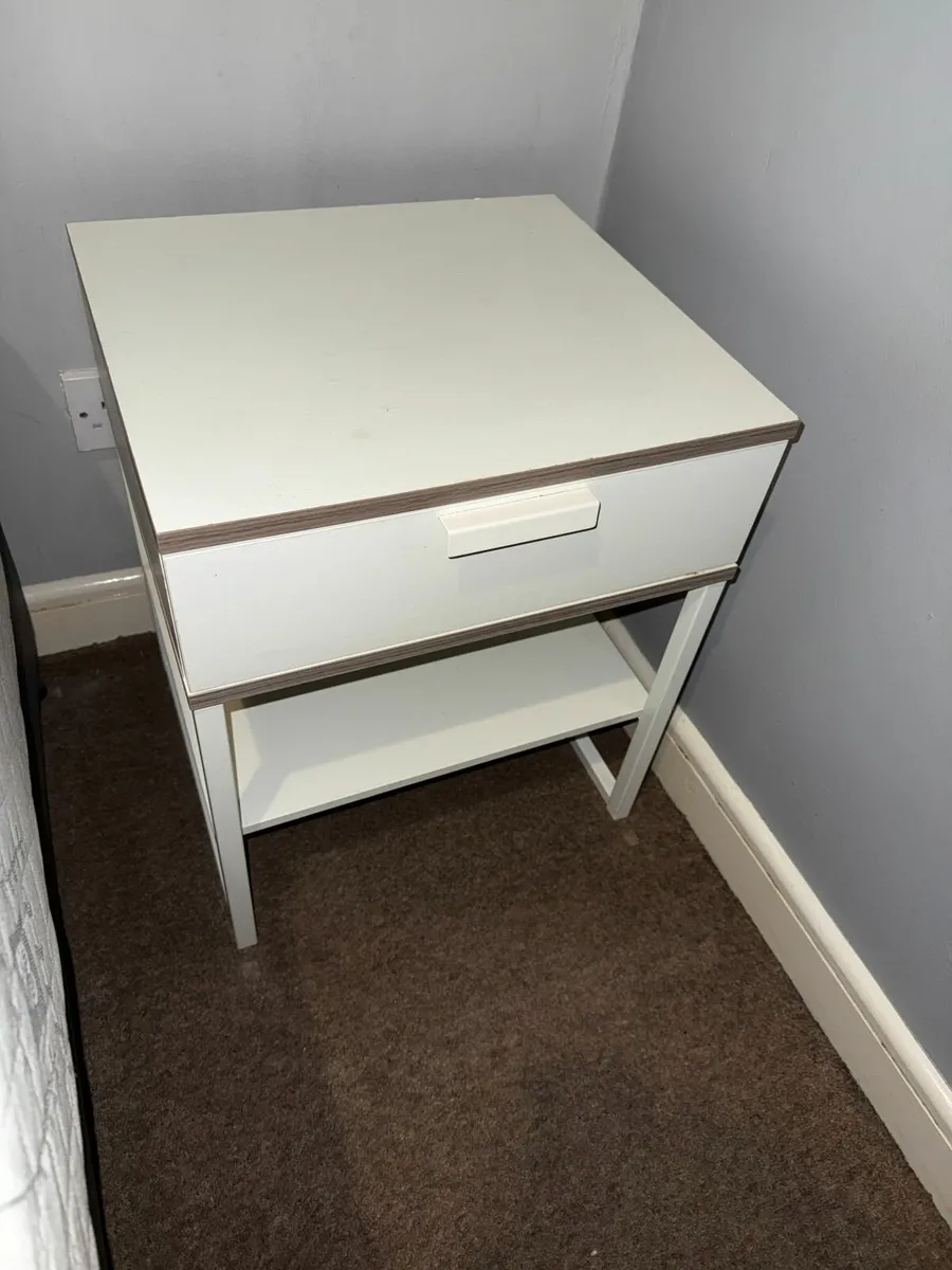 2 white bedside lockers - Image 2