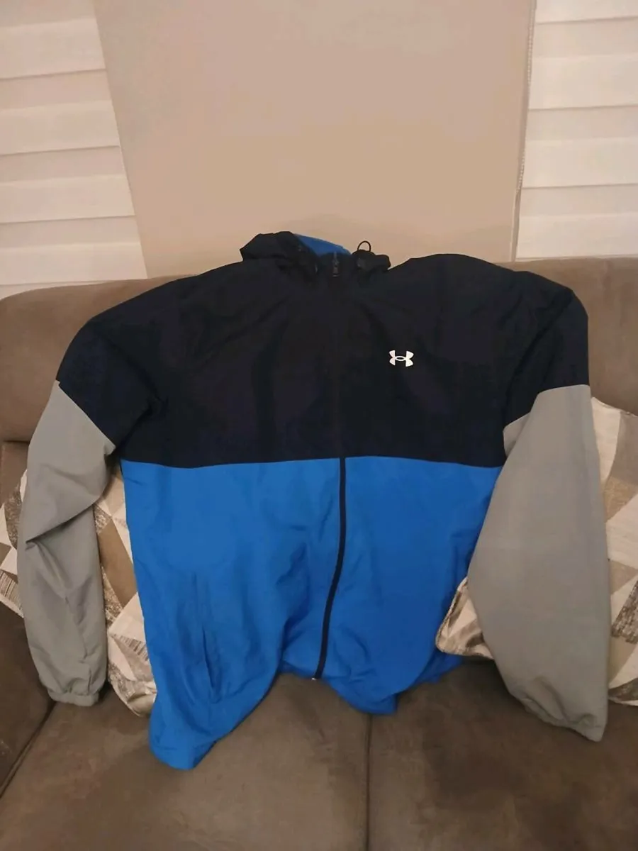 Under armour
jacket 2XL