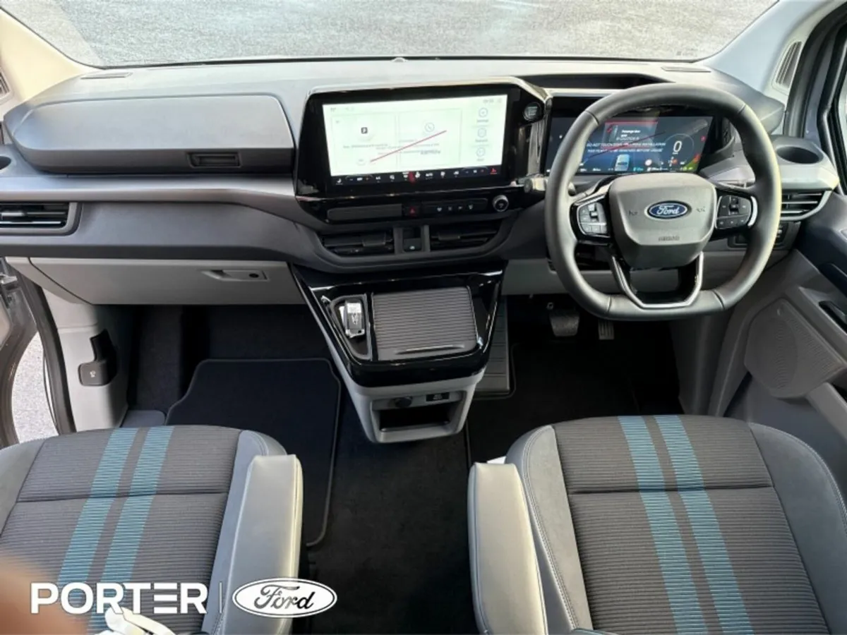 Ford Transit Custom SPORT PHEV CREW CAB - Image 3