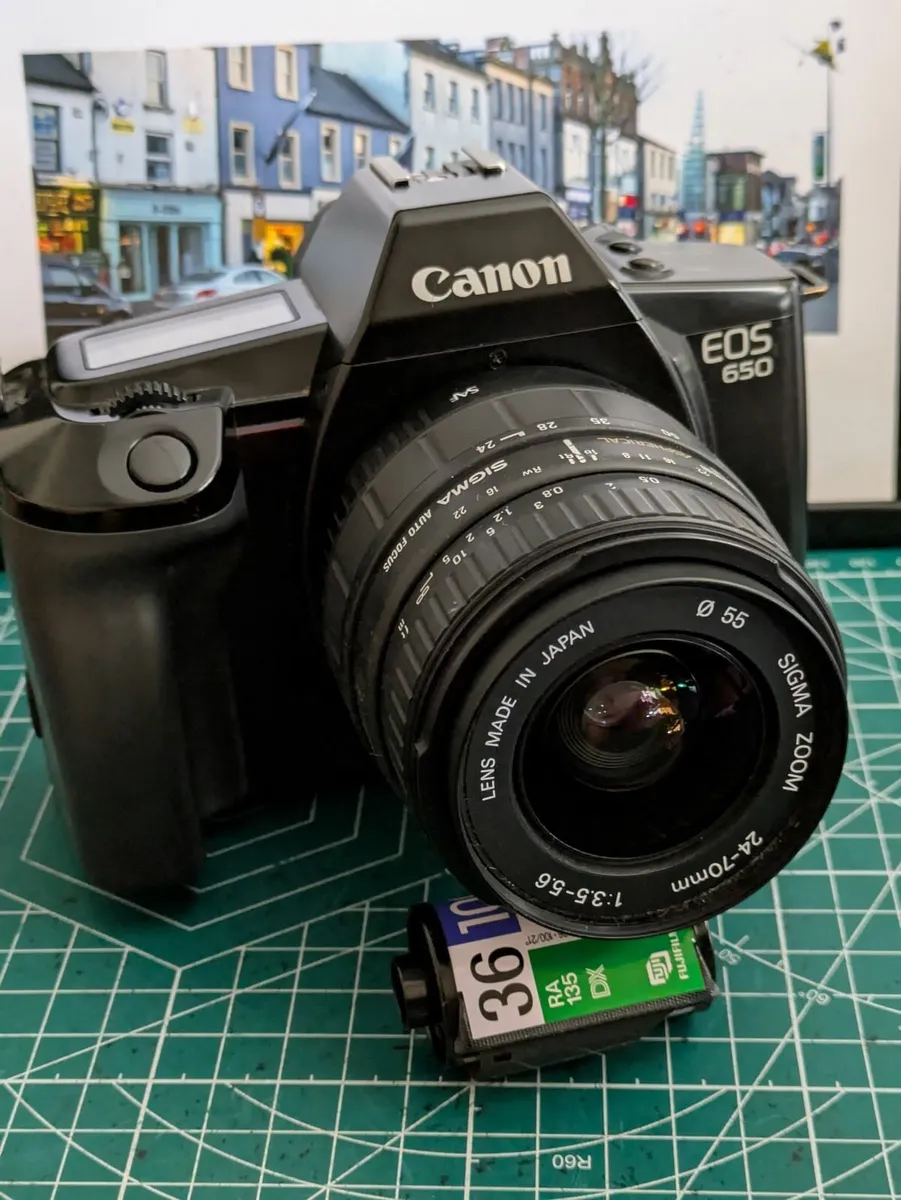 Canon EOS 650 - Image 1