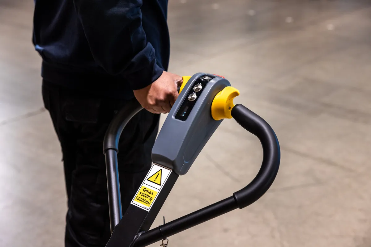 [2] Yale MPC15 Li-Ion Compact Pallet Truck - Image 3