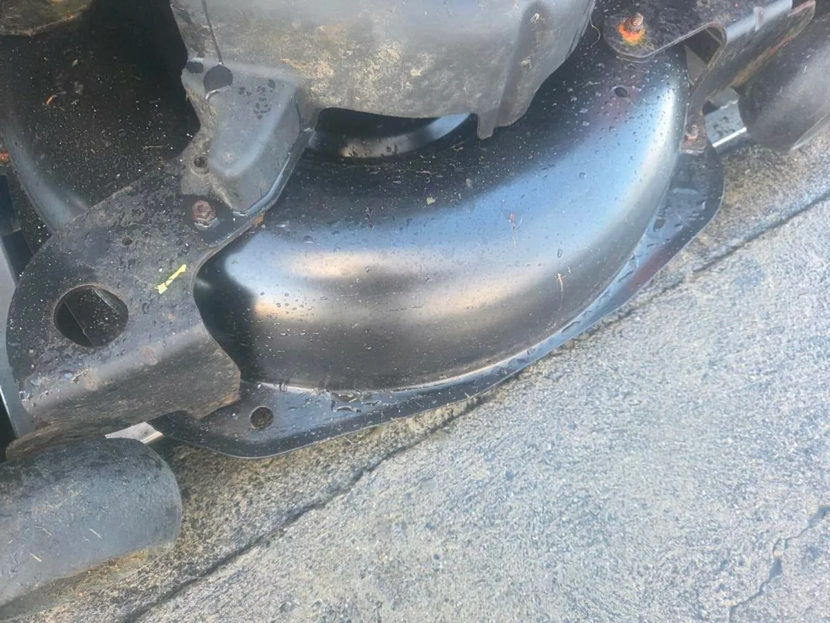 Husquvana lawnmower for sale - Image 3