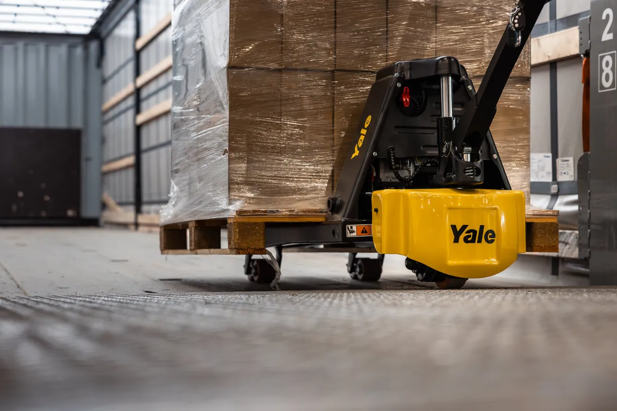 [2] Yale MPC15 Li-Ion Compact Pallet Truck - Image 2