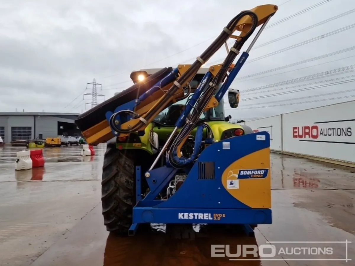 2018 Claas Arion 420 - Image 3