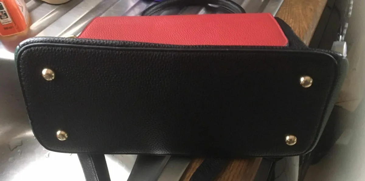 Beautiful Handbag with unusual Colour Design - Image 3