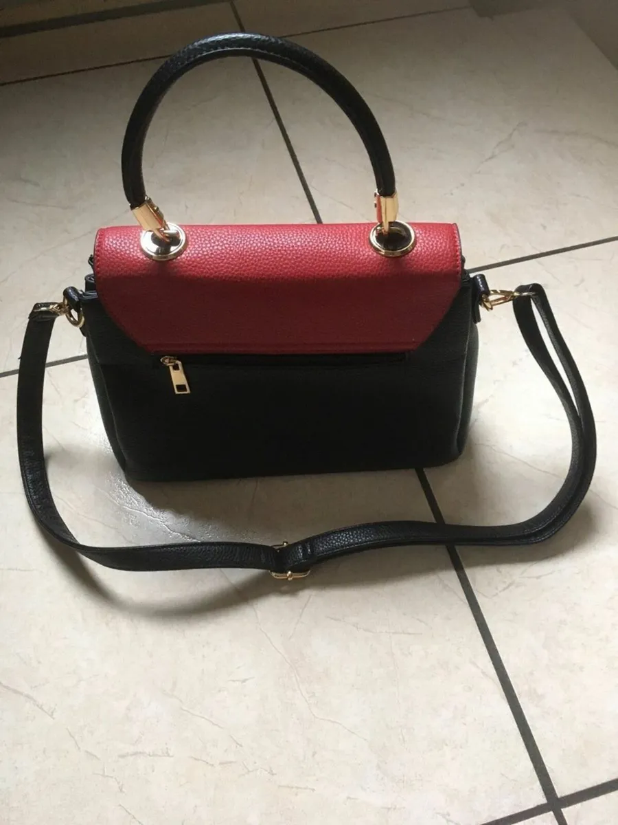 Beautiful Handbag with unusual Colour Design - Image 4