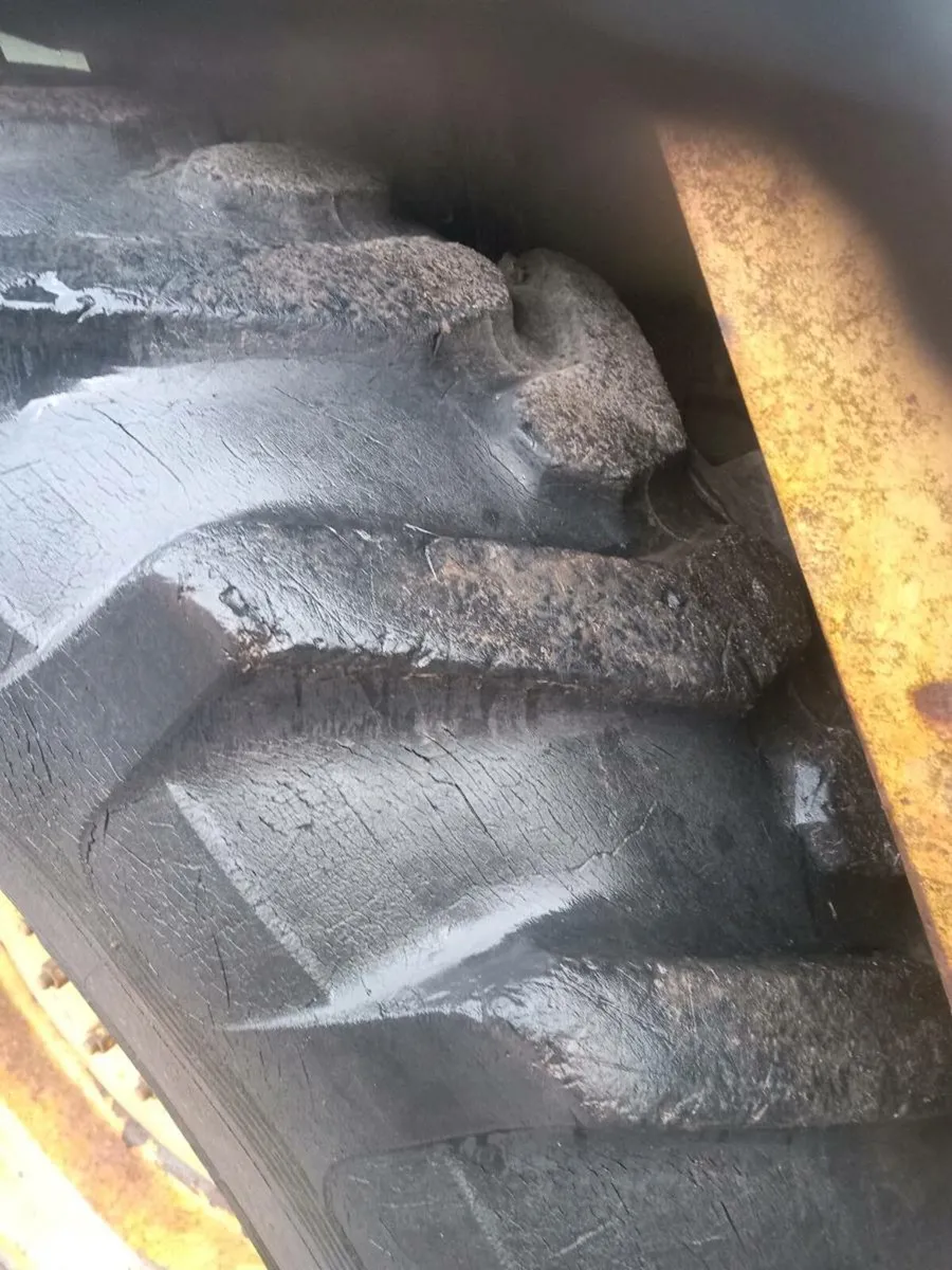 Wheels/ loader - Image 4