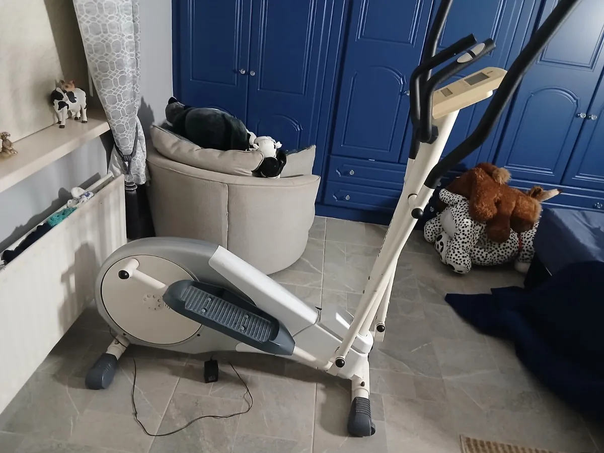 Cross trainer - Image 2