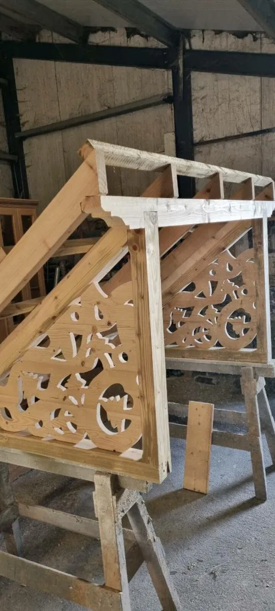 Roof canopy over the door - Image 3