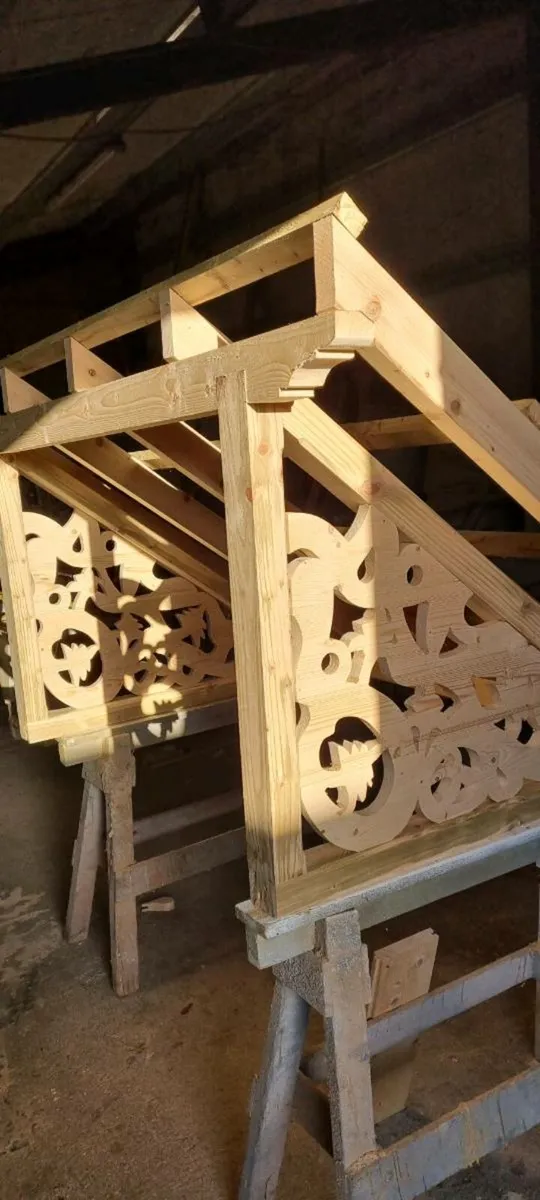 Roof canopy over the door - Image 4