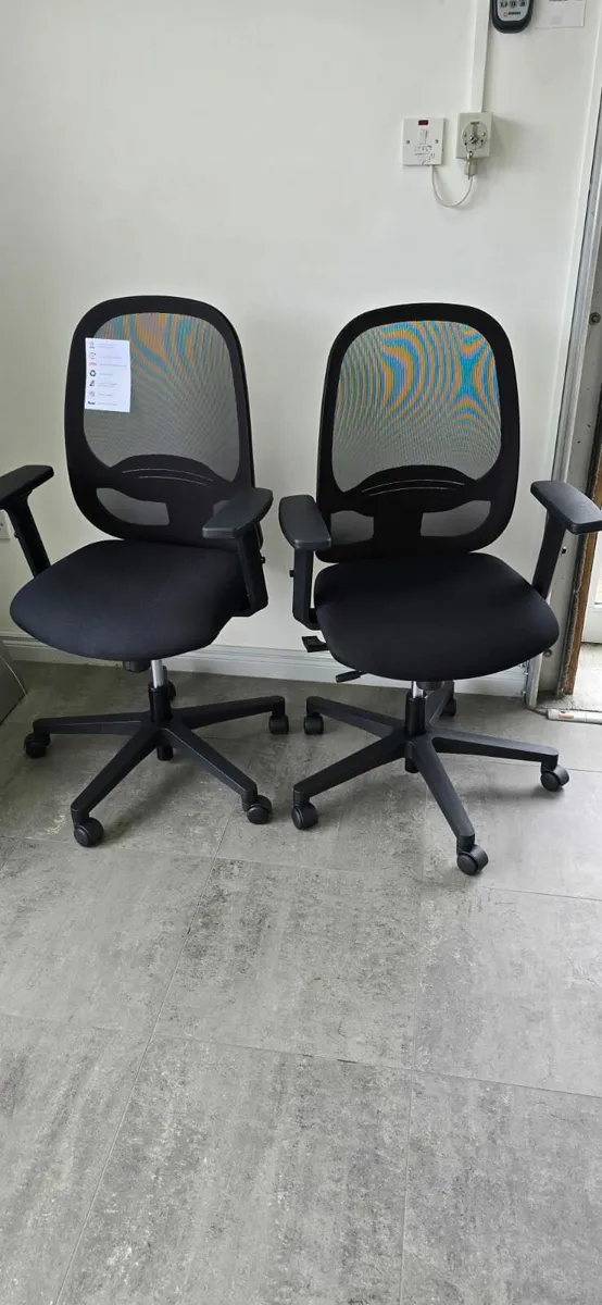 New office chairs Sammy mesh.