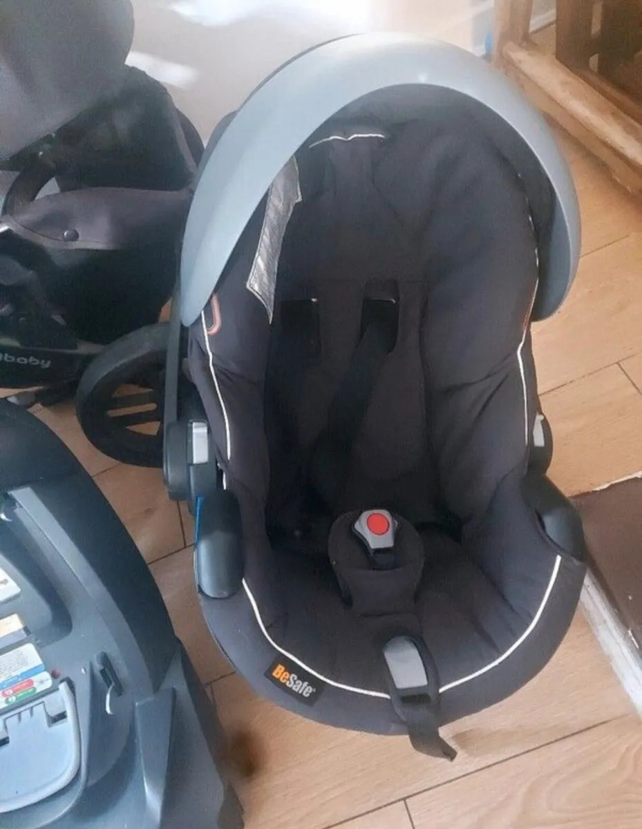 Uppababy vista travel system - Image 3