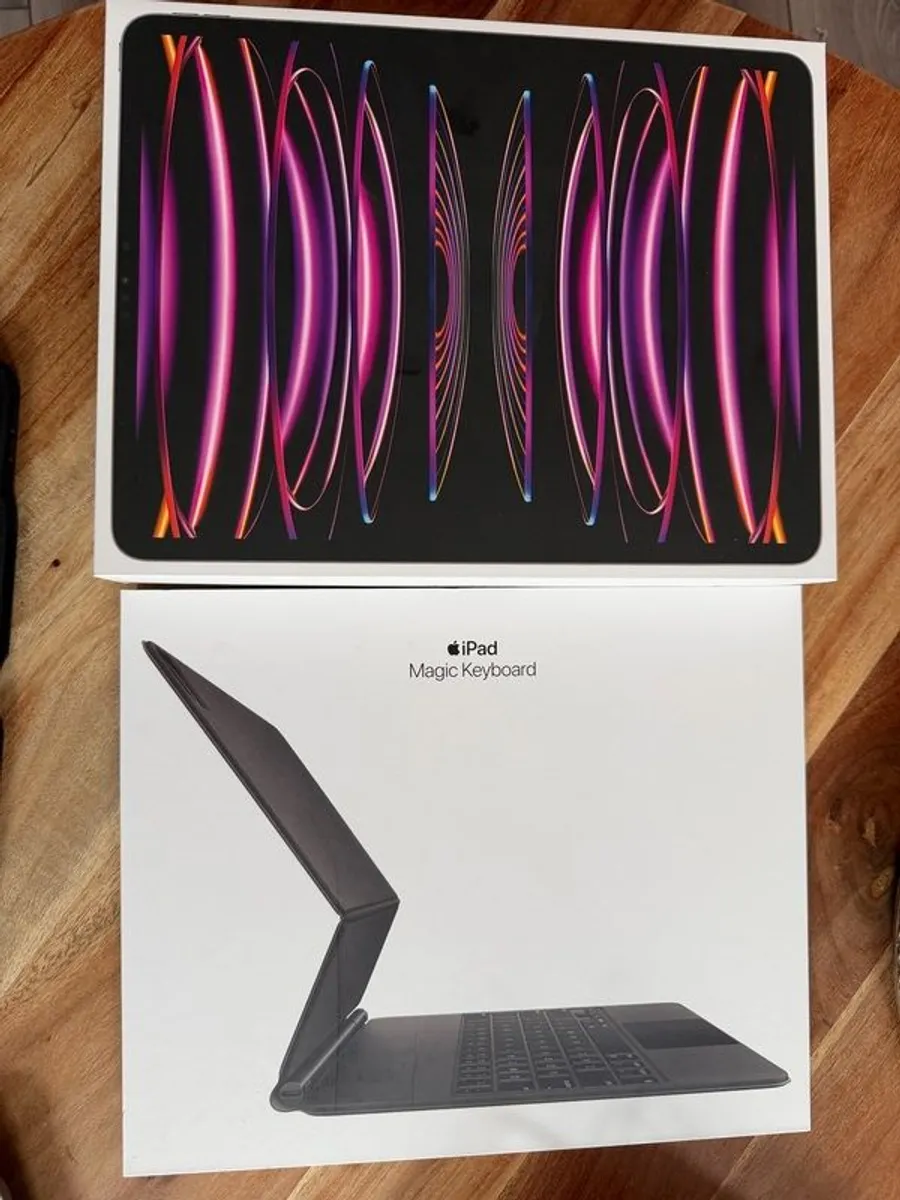 iPad Pro 12.9 M2 November 2022 bundle + AppleCare until 05/02/26 - Image 2