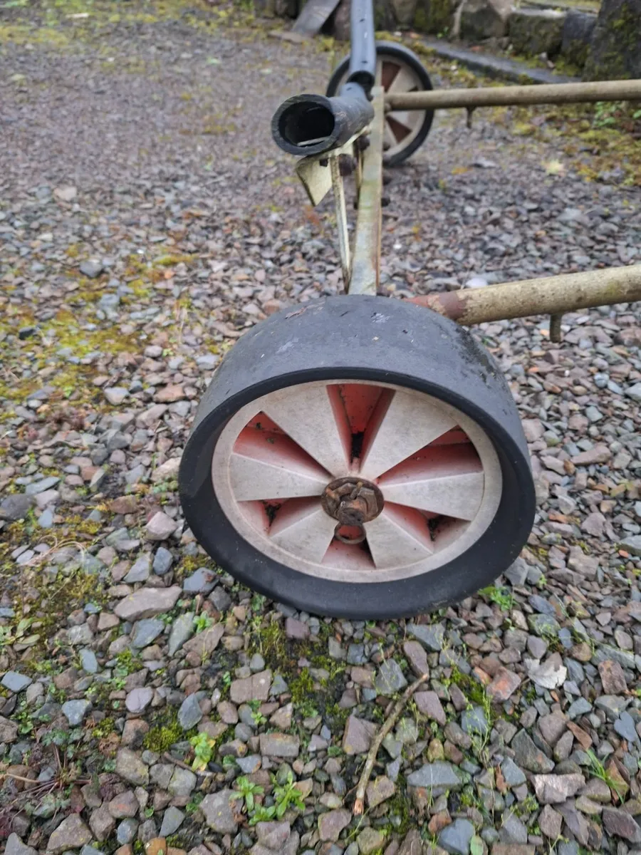 Small boat, dingy launching trailer. - Image 2
