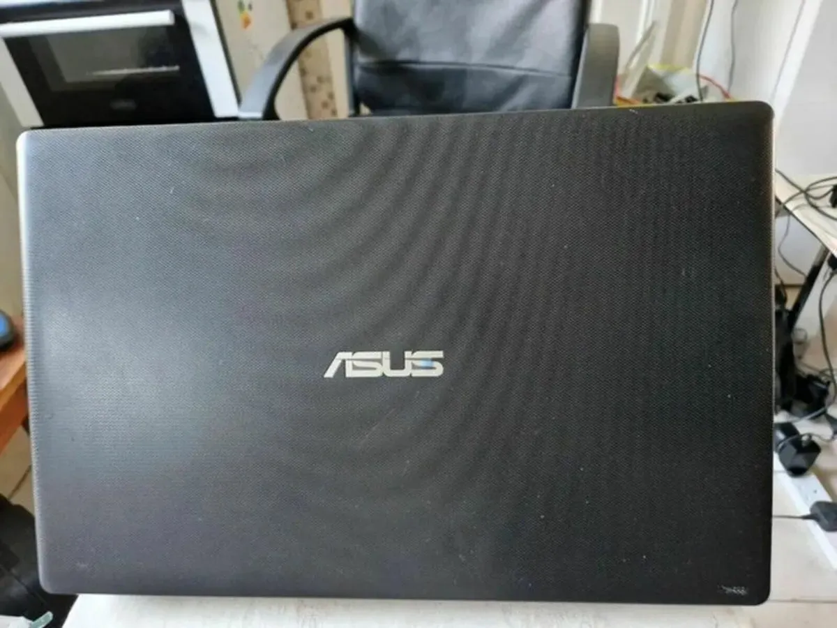 ASUS 15.6 inch Laptop, Windows 10, 4GB RAM, 500GB - Image 1