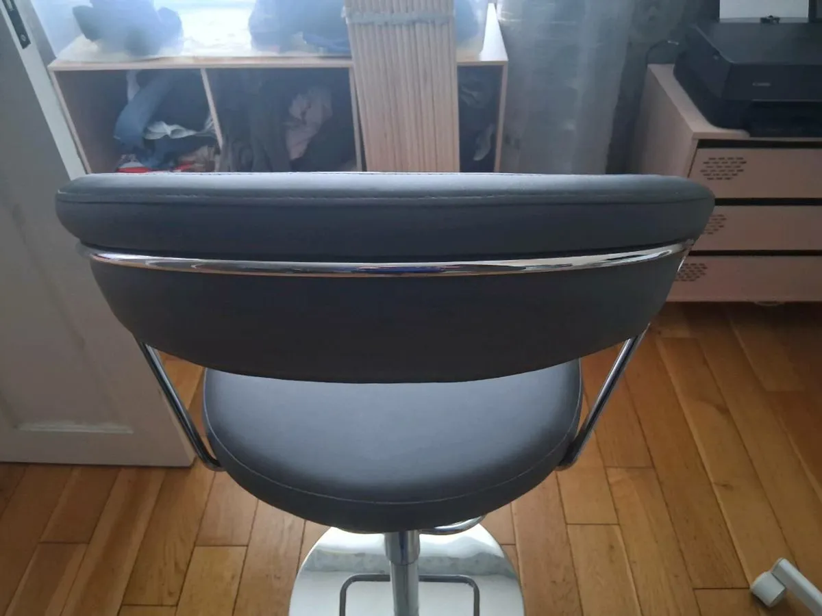 Bar stool - Strong Chrome based Adjustable Height - Image 3