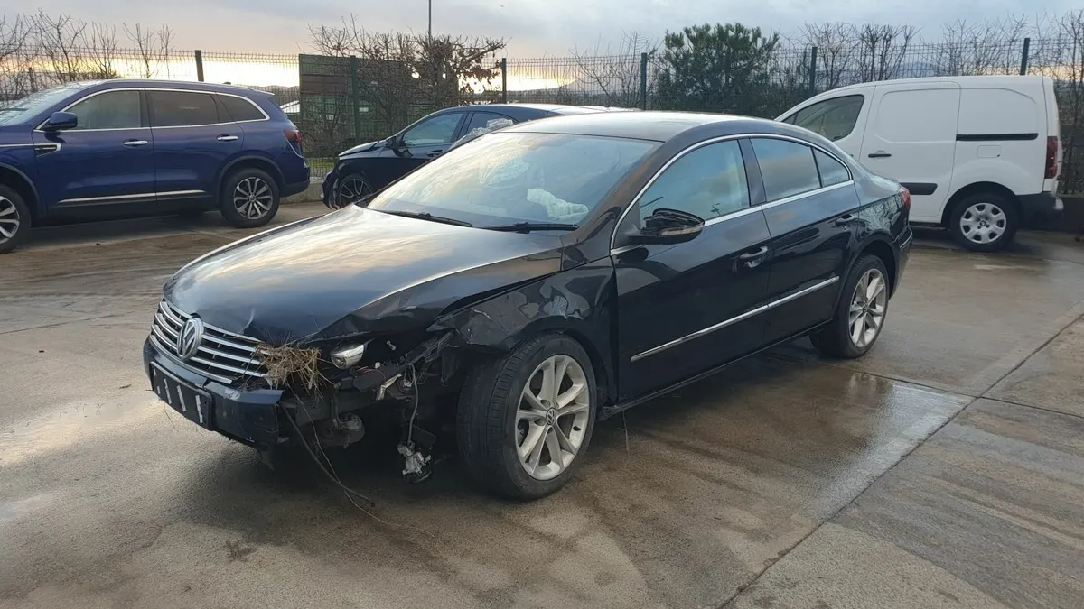 *For parts* Vw CC Bluemotion, 2.0 dsl 6 speed 2015 - Image 3