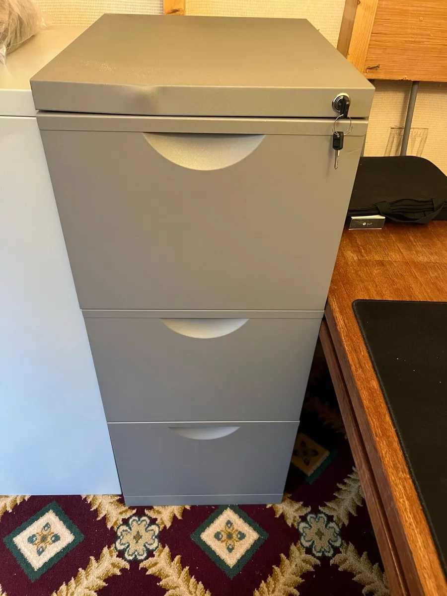 Filing cabinet free to take away - Image 1