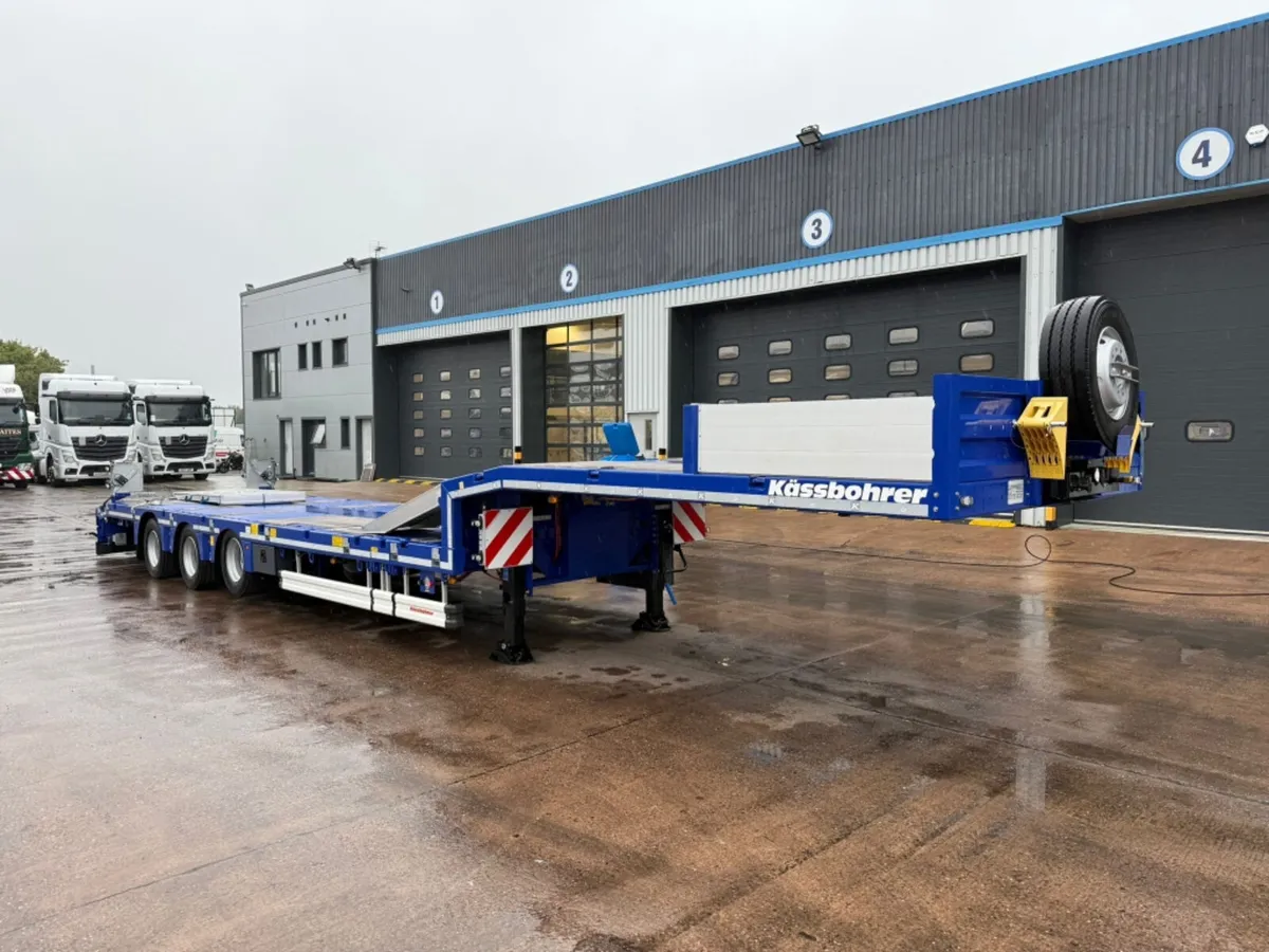 BRAND NEW KASSBOHRER EXTENDABLE LOW LOADER - Image 1
