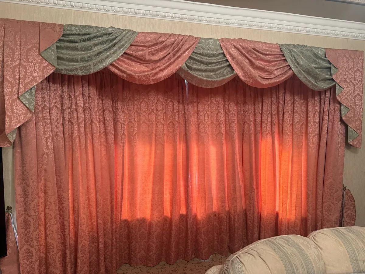 Curtains - Image 4