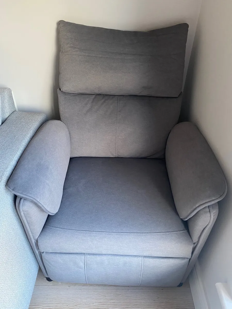 Electric chair - Image 1