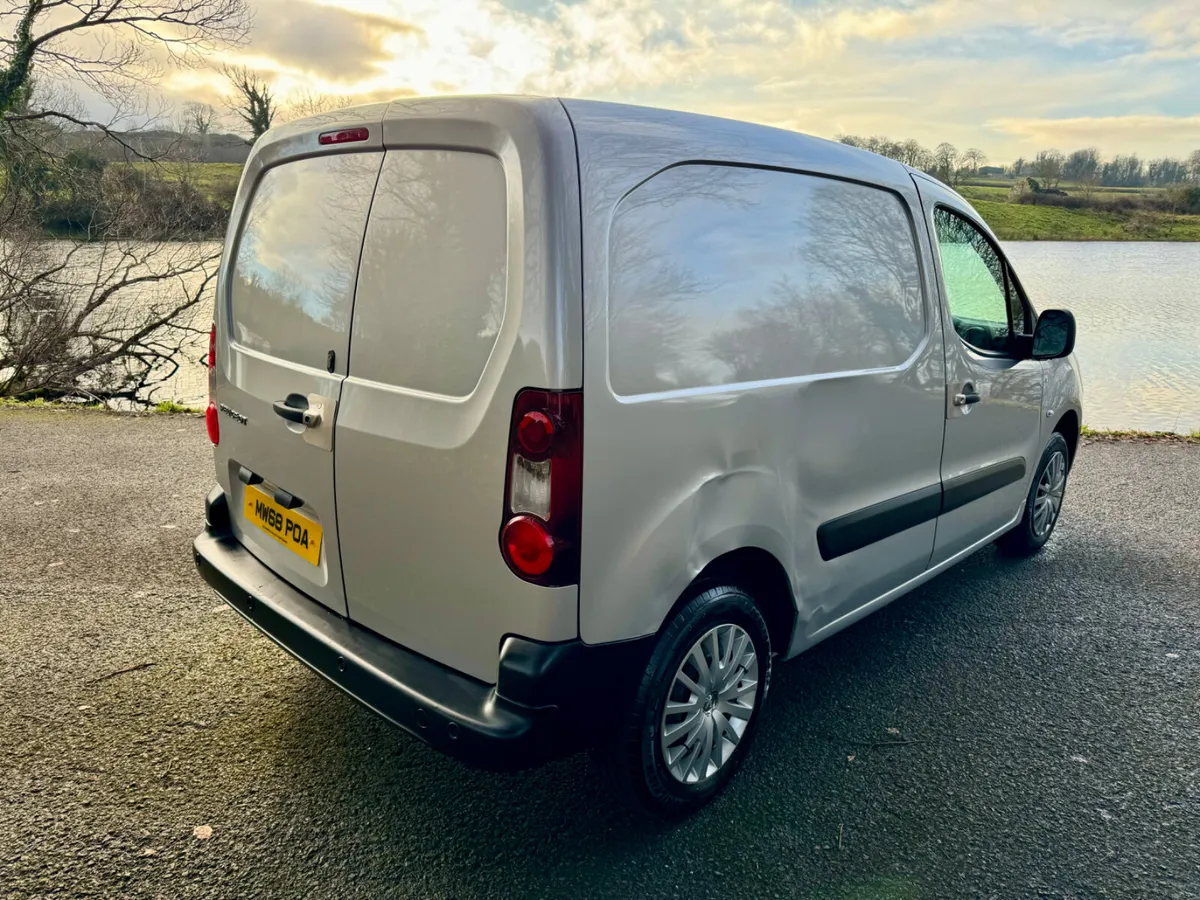 2019 Peugeot Partner Professional (VRT€250) - Image 4