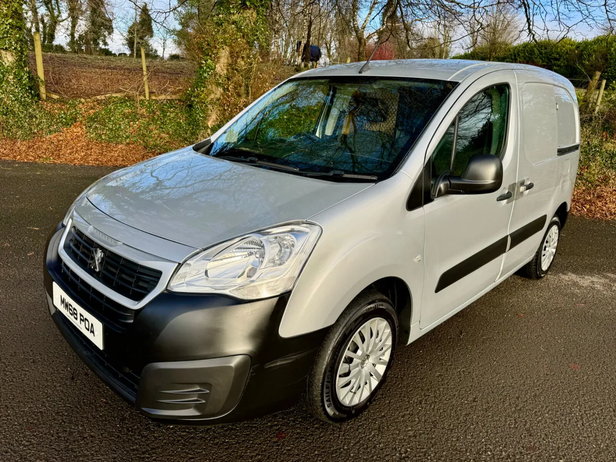 2019 Peugeot Partner Professional (VRT€250) - Image 2